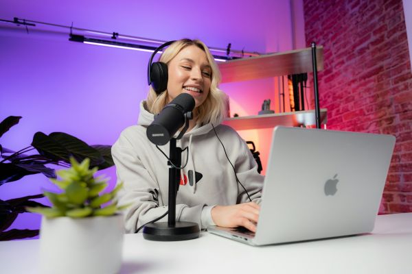 Comment Lancer un Podcast de Divertissement Inoubliable ?